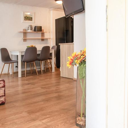 Twin-Magnolias Condo With Garden, Parking & Ev Station ザグレブ エクステリア 写真