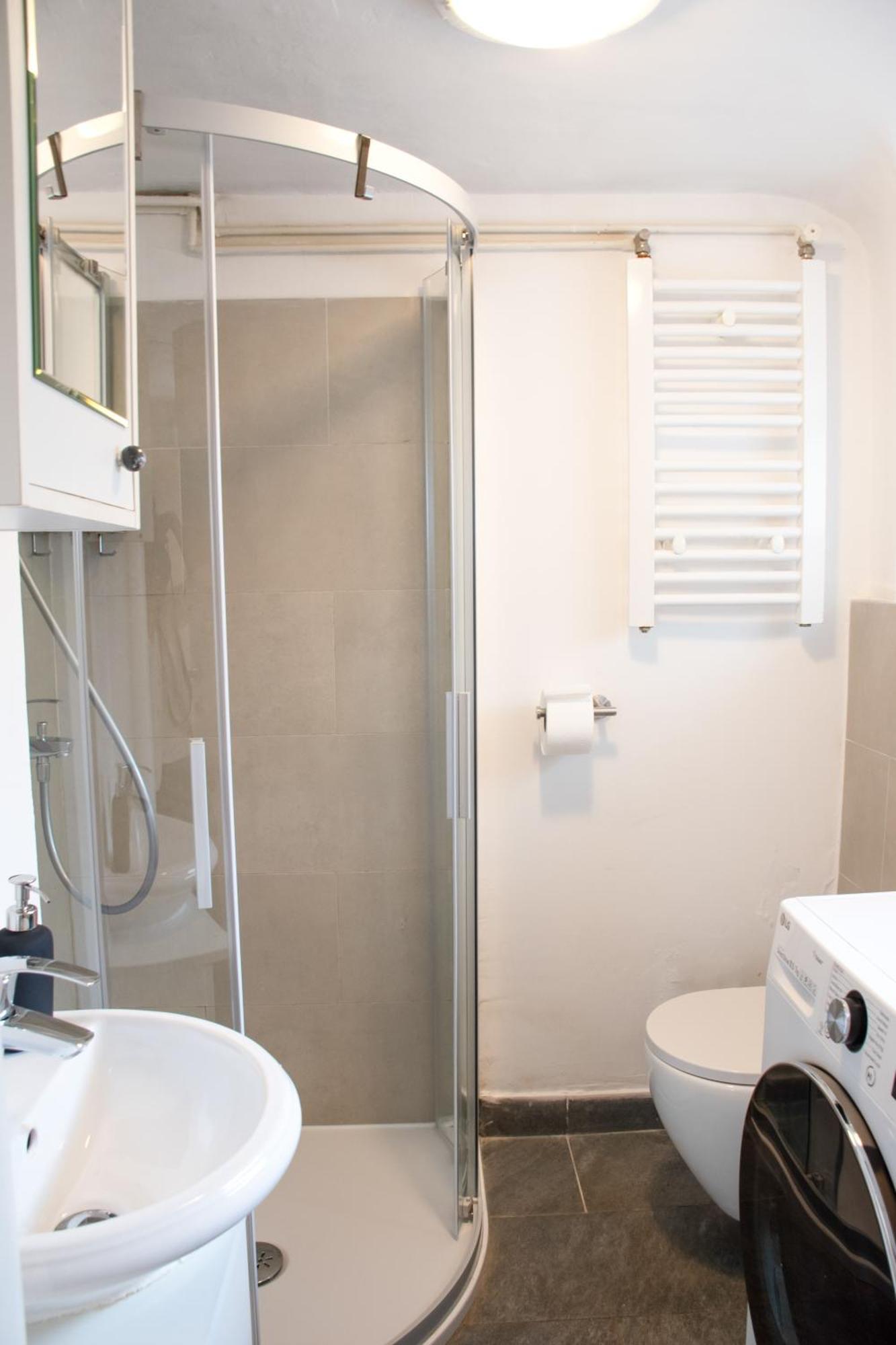 Twin-Magnolias Condo With Garden, Parking & Ev Station ザグレブ エクステリア 写真