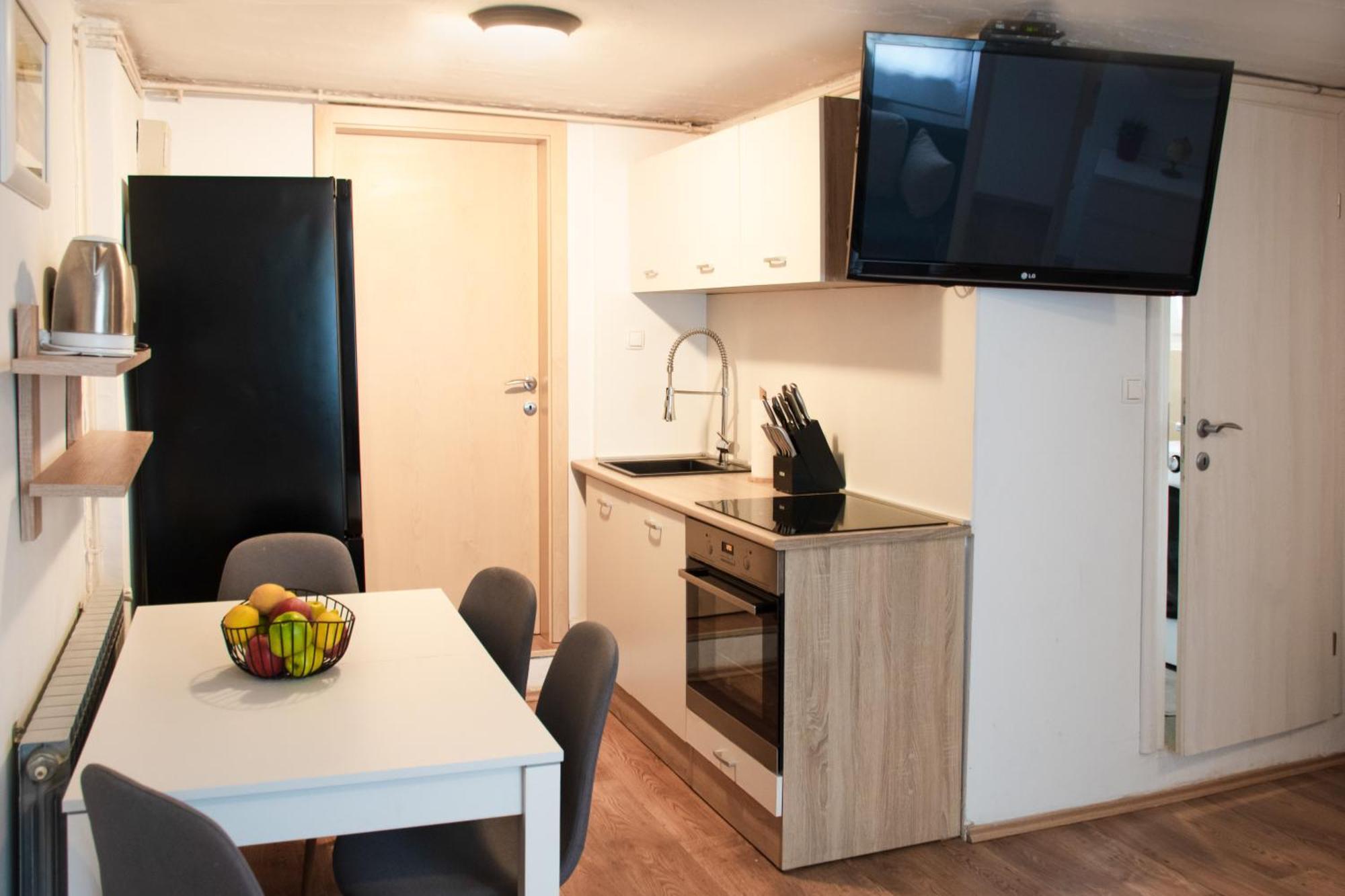 Twin-Magnolias Condo With Garden, Parking & Ev Station ザグレブ エクステリア 写真