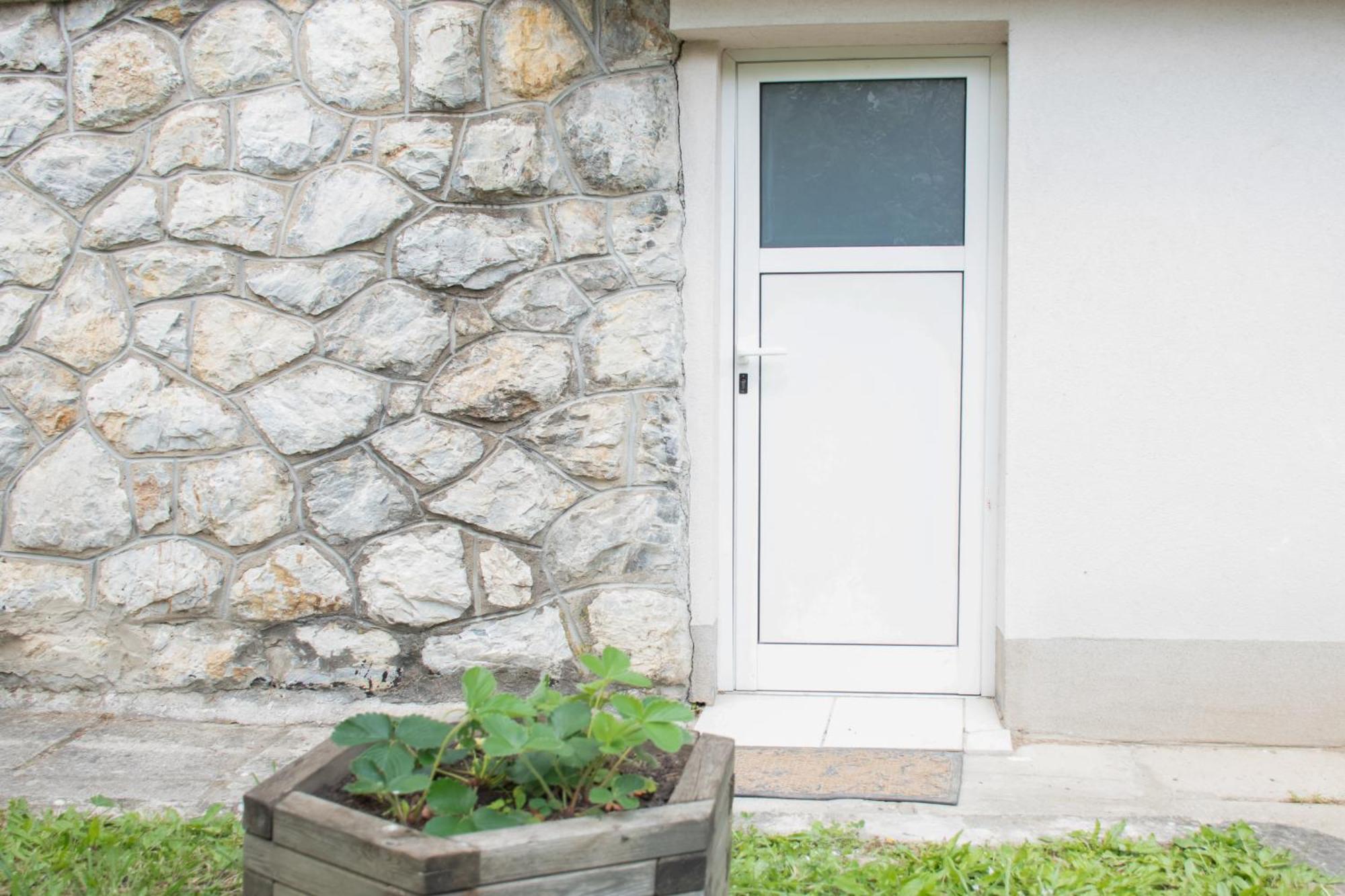 Twin-Magnolias Condo With Garden, Parking & Ev Station ザグレブ エクステリア 写真