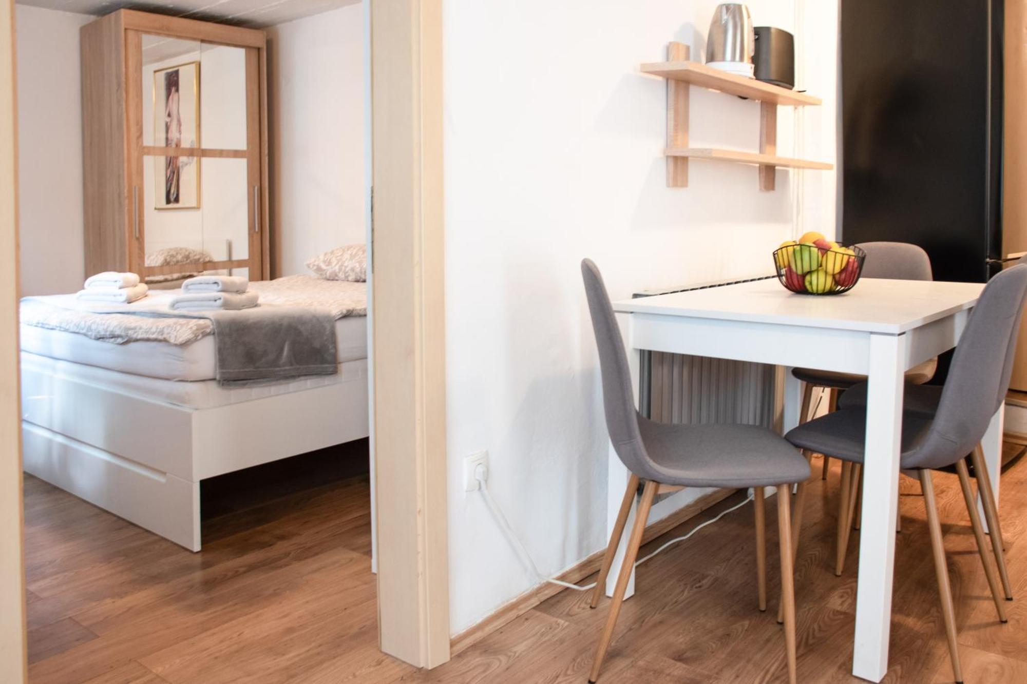 Twin-Magnolias Condo With Garden, Parking & Ev Station ザグレブ エクステリア 写真
