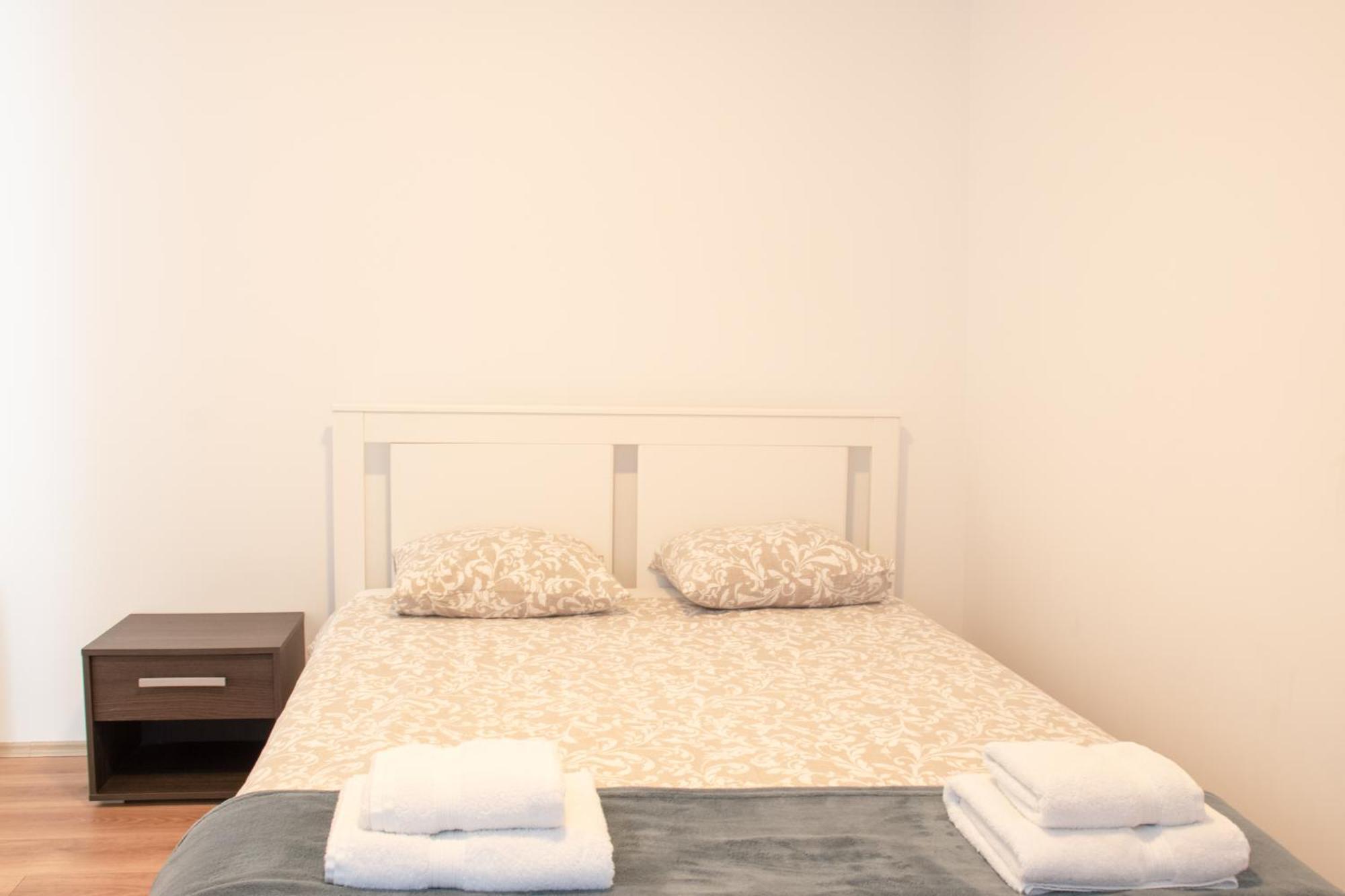 Twin-Magnolias Condo With Garden, Parking & Ev Station ザグレブ エクステリア 写真