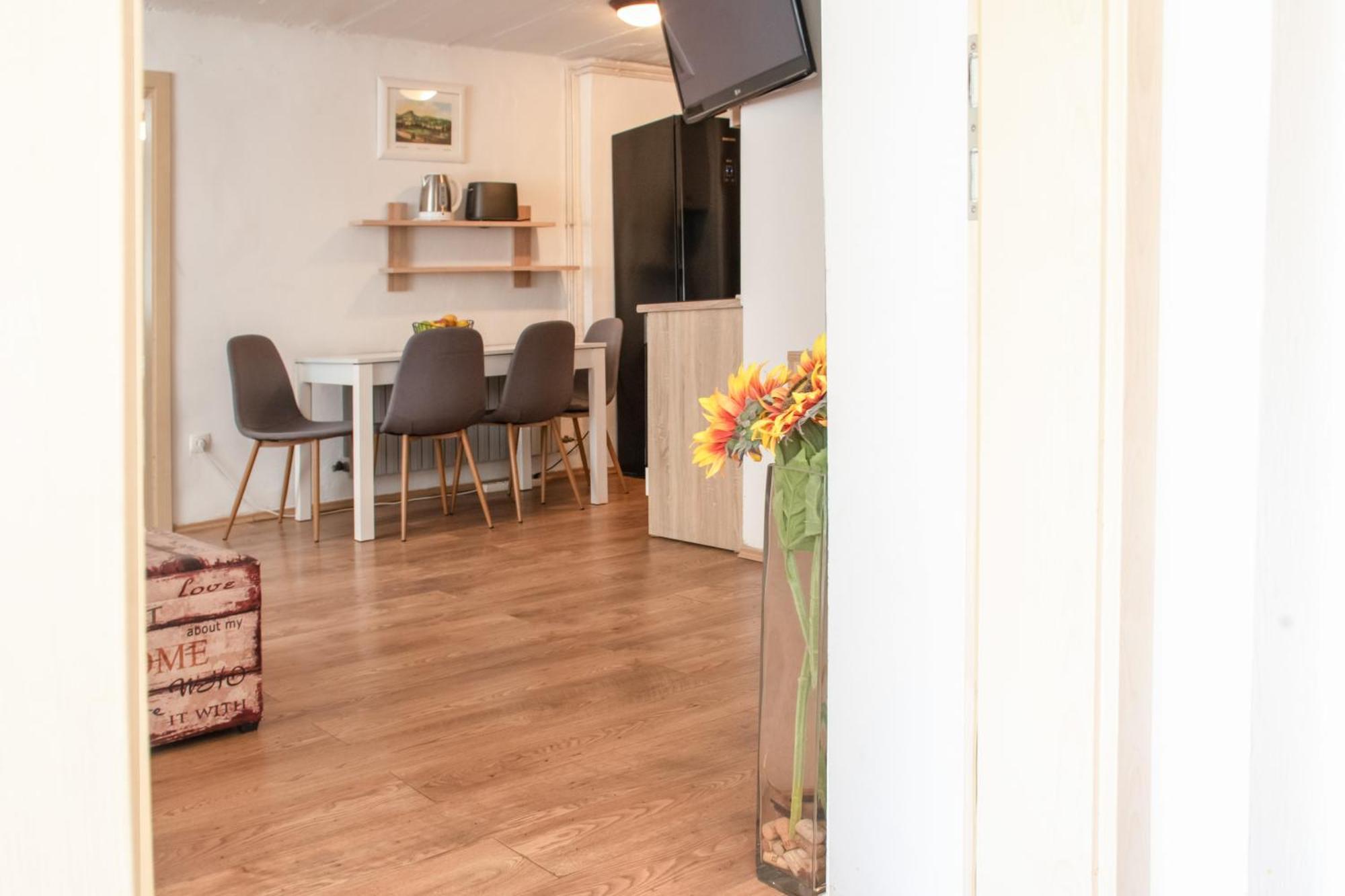 Twin-Magnolias Condo With Garden, Parking & Ev Station ザグレブ エクステリア 写真