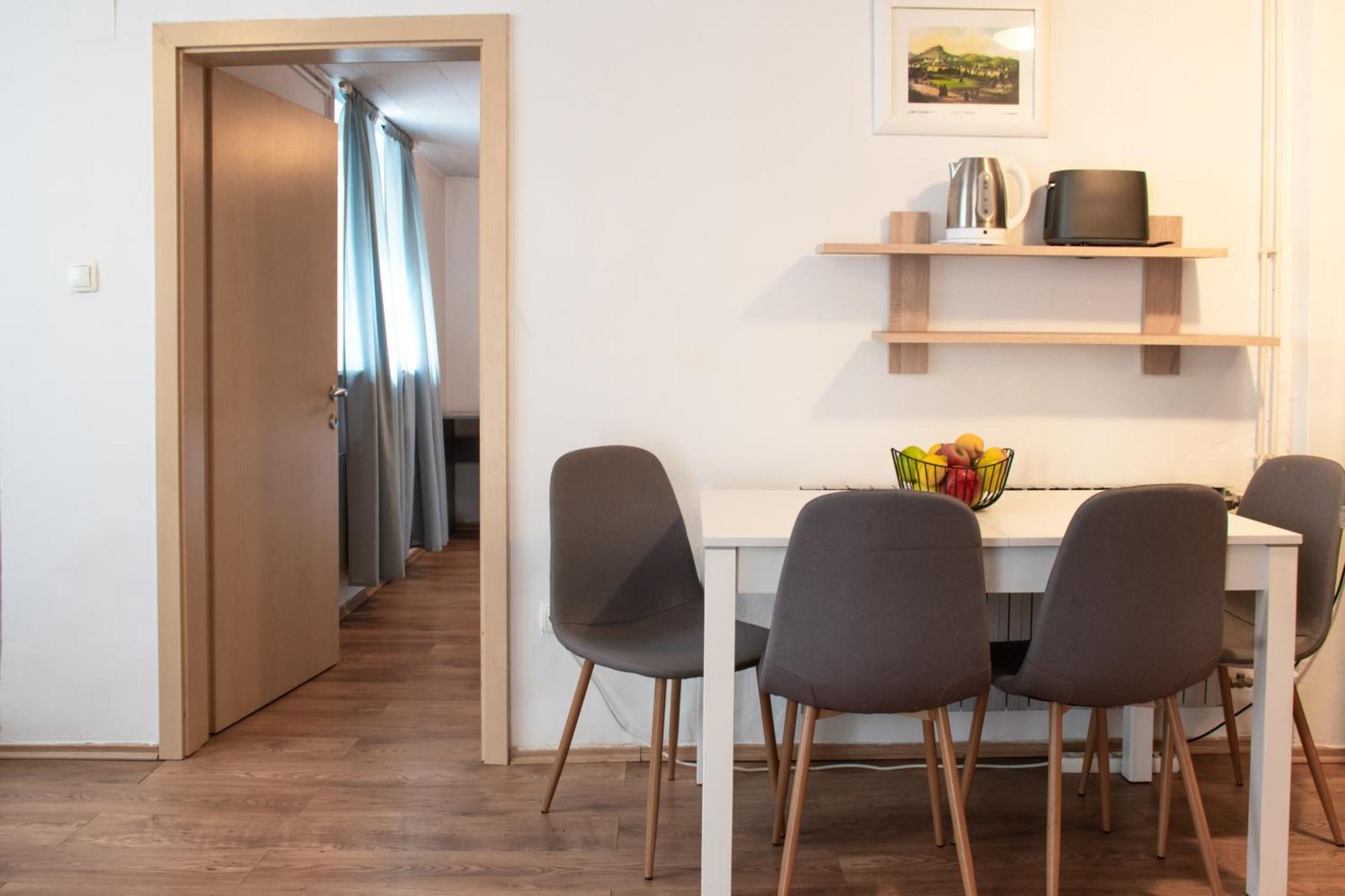 Twin-Magnolias Condo With Garden, Parking & Ev Station ザグレブ エクステリア 写真